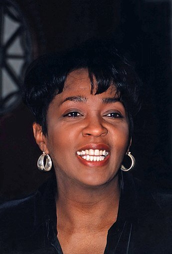 Anita_Baker_1998.jpg